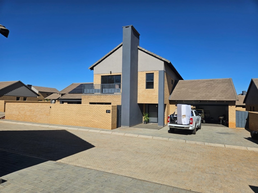 5 Bedroom Property for Sale in Wilkoppies North West
